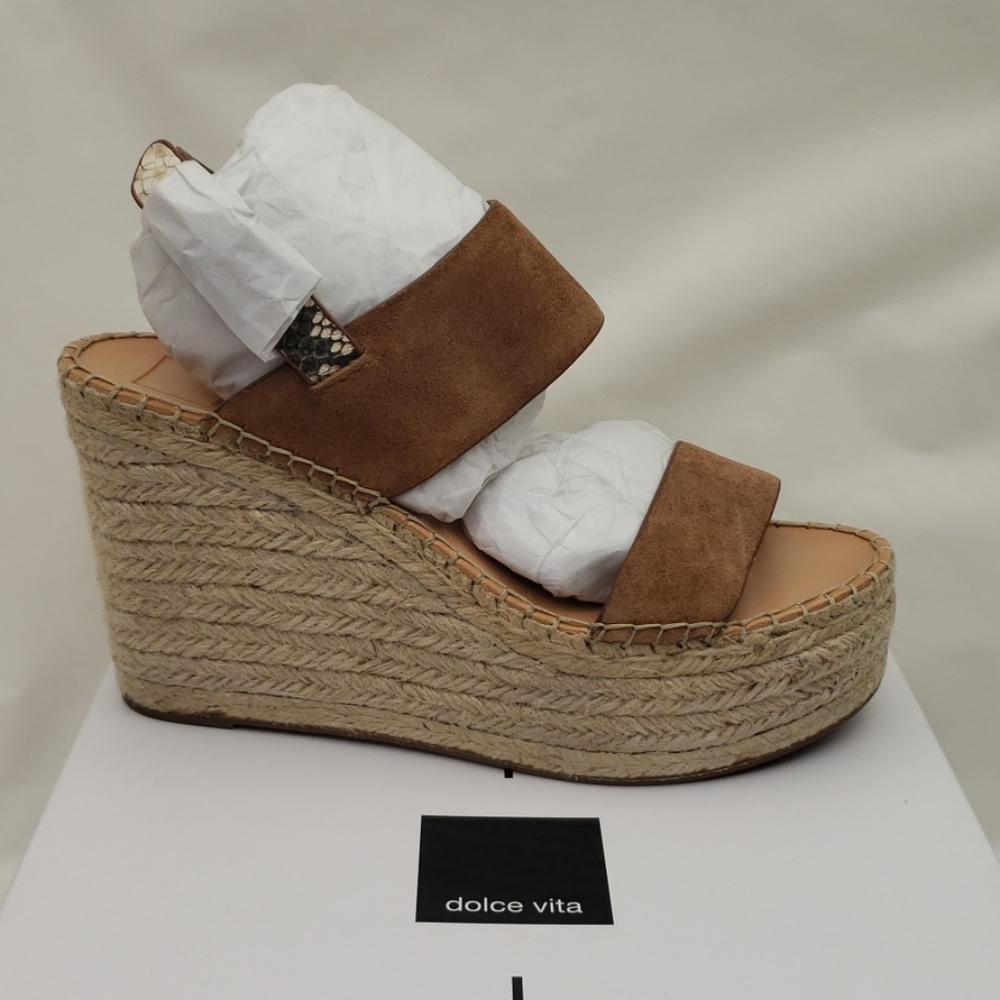 NWOT Dolce Vita Wedge